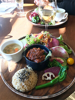 伊勢丹新宿店チャヤマクロビでヴィーガンランチ