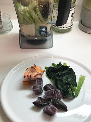 冷凍野菜と果物で作るスムージーで栄養をしっかり吸収